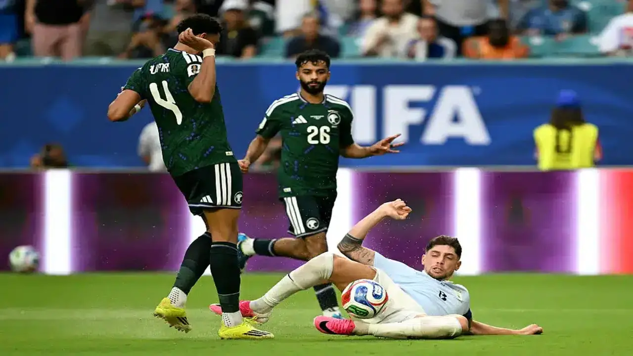 الأول في تاريخ السعودية.. نجم دوري روشن يحقق رقم مونديالي جديد